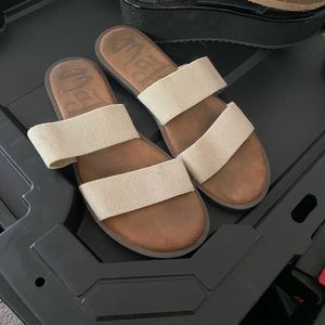 Elastic slip on sandals